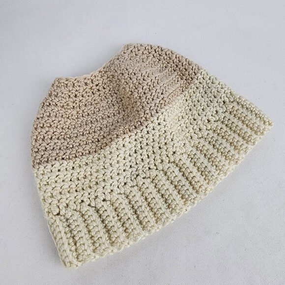 Handmade Cream Knit Pony Tail Toque - Picture 6 of 6